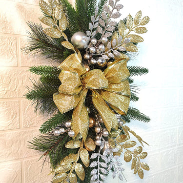 1 PC of Wreath Stairs Ornaments, Wreath Front Door Stairs Ornaments Cordless Decorations and Pendants for All Seasons
